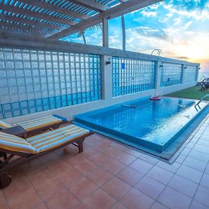 One-Bedroom Deluxe King Villa Access to Villa's Garden